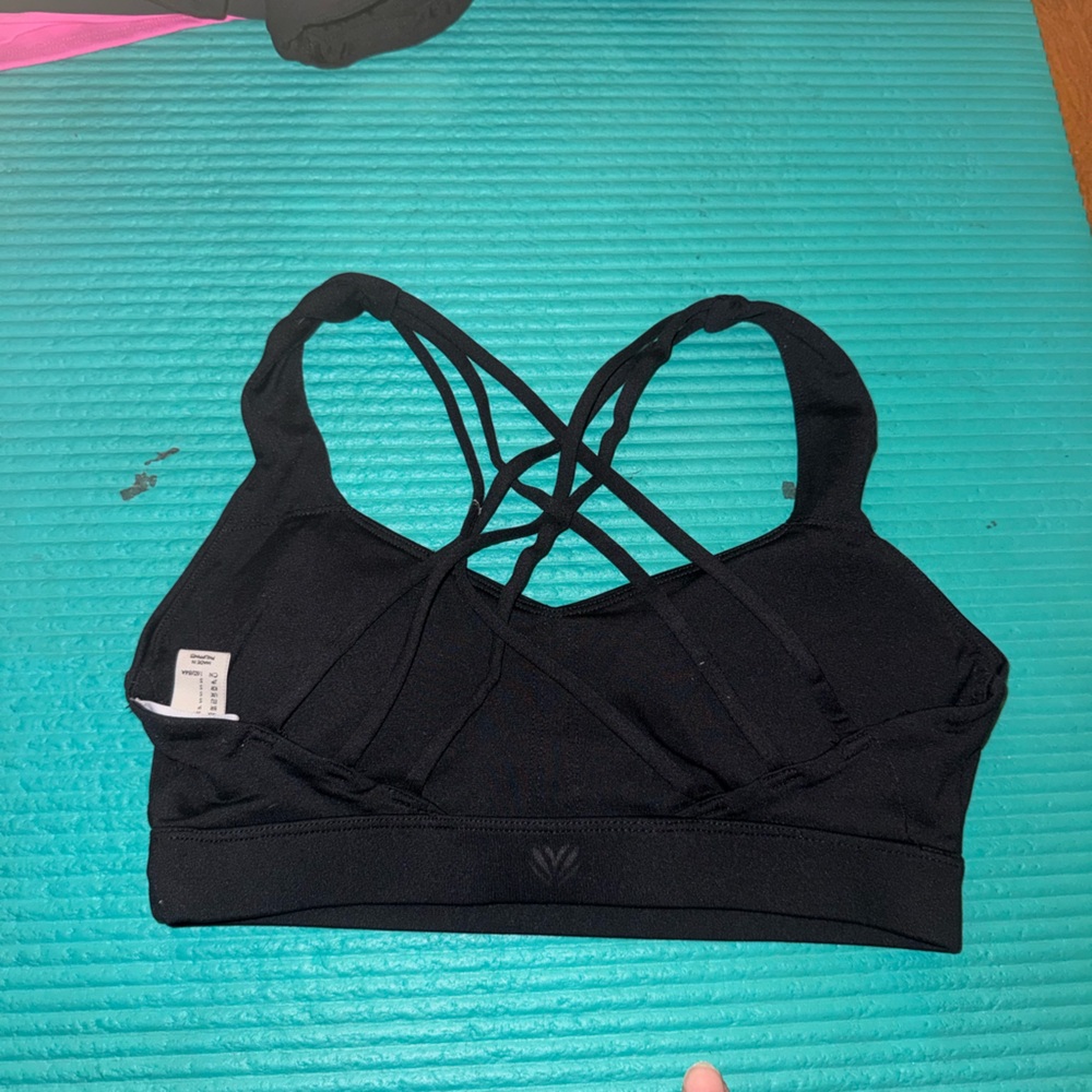 Black sports bra